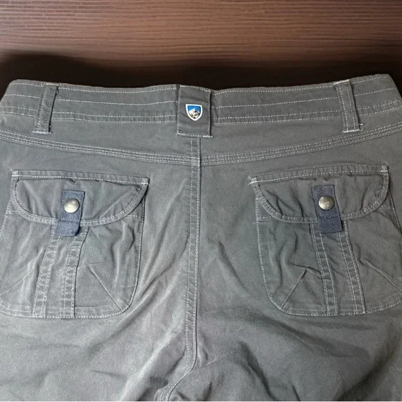 Kuhl Women's Cargo Shorts Size 8 Hiking Trail Outdoor Utility Adventure - Picture 2 of 4